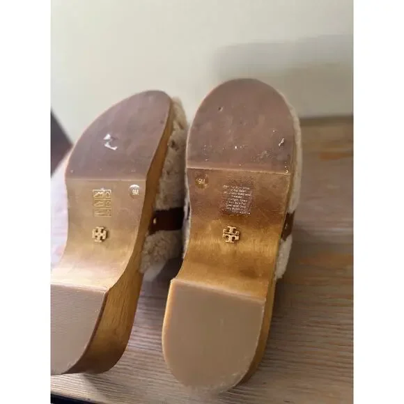 Tory Burch Shearling Clogs Women’s Size 9 Jessa Mules Tan Beige Gold Chain Shoes - Picture 11 of 15